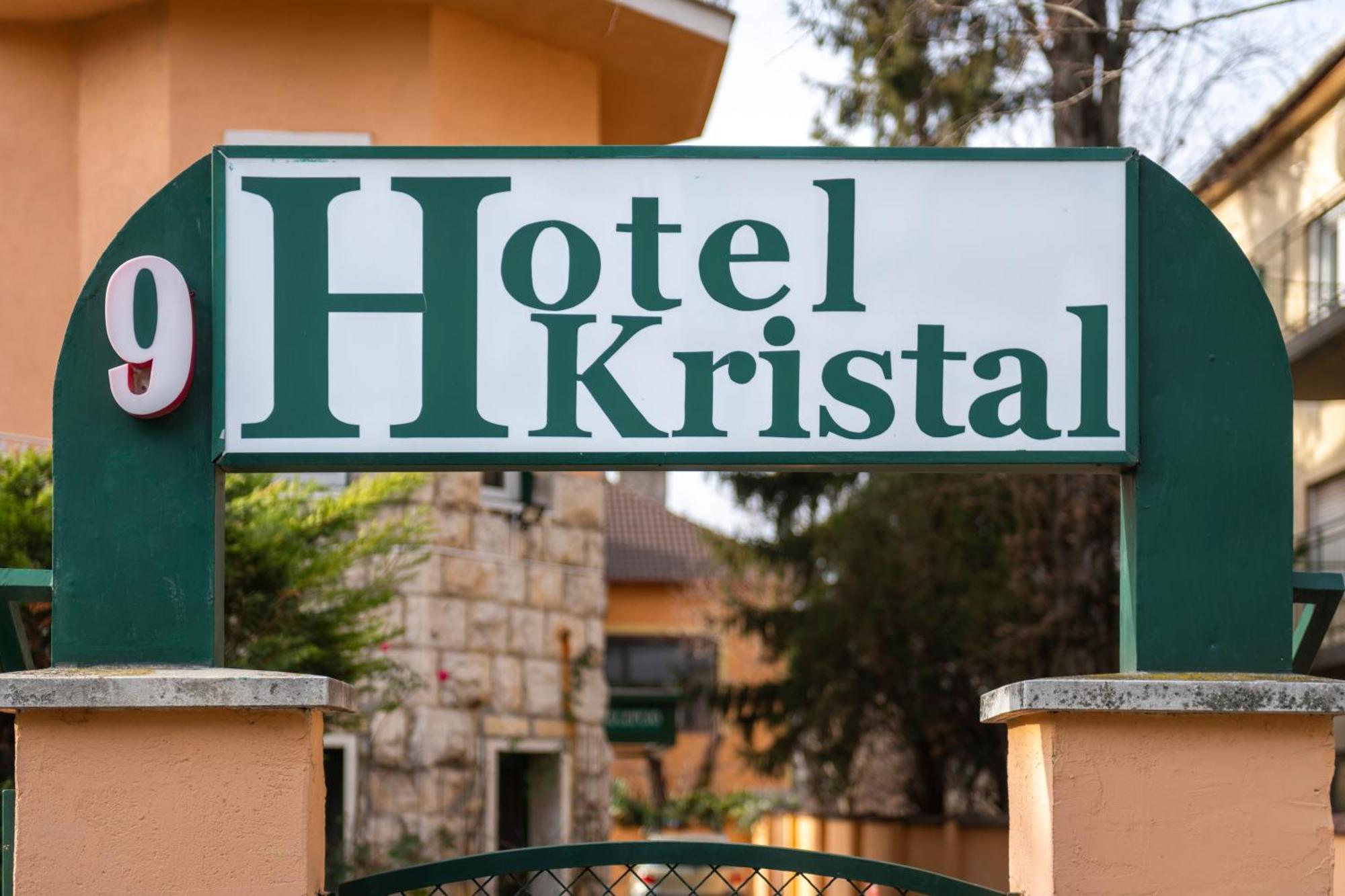 Hotel Kristal Gellert Hill Budapest Bagian luar foto