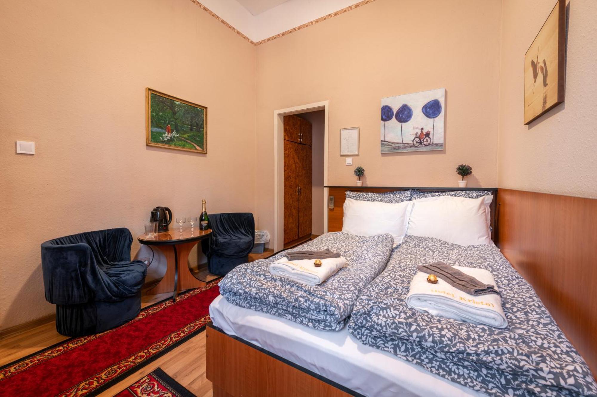 Hotel Kristal Gellert Hill Budapest Bagian luar foto