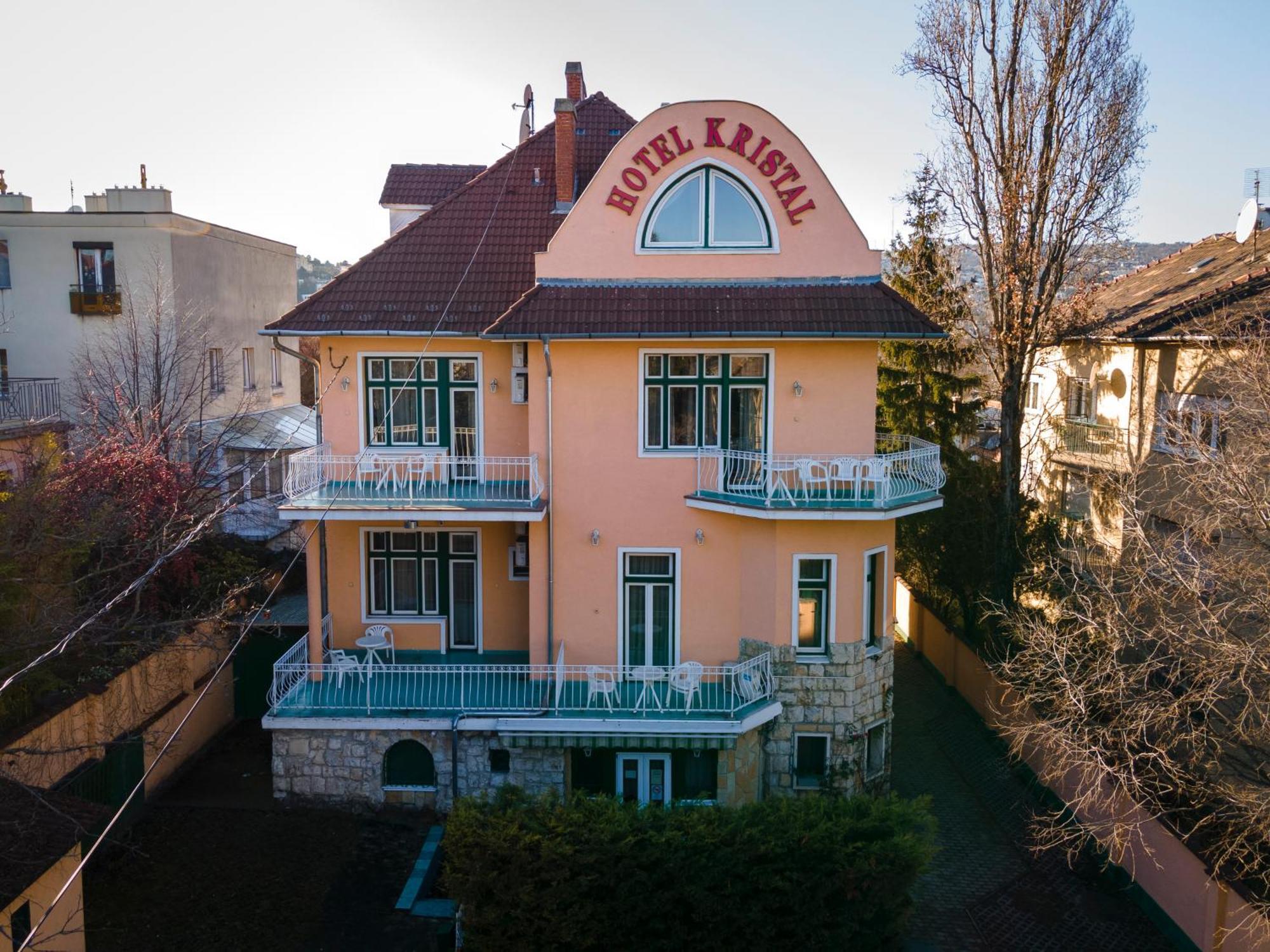Hotel Kristal Gellert Hill Budapest Bagian luar foto